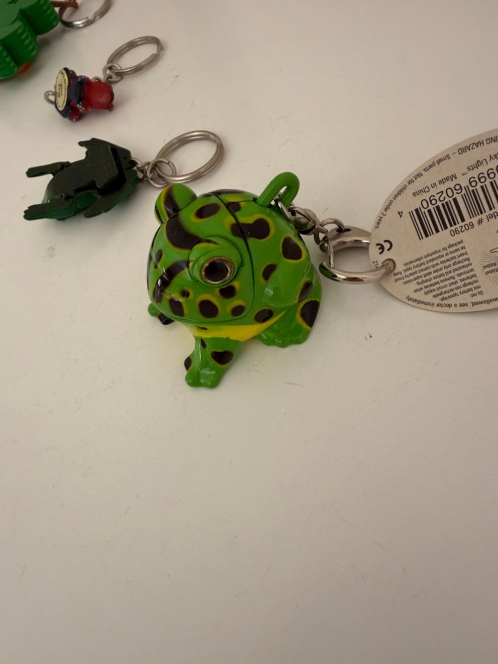 Various Frog Keychain Set of 4 Delightful Frogs - Picture 8 of 8